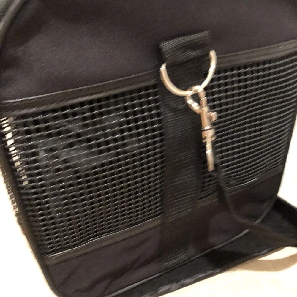 Colorpet carrier 19 animal